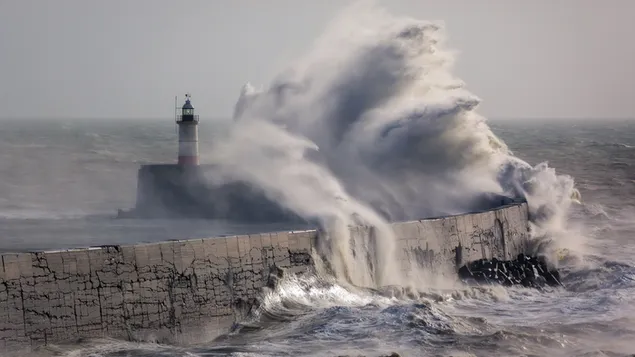 Faro viendo esta tormenta de tiempo descargar