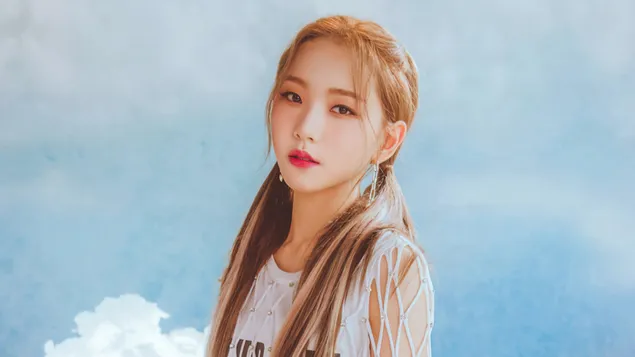 Tapeta Huiyeon z Lightsum ve filmu Vanilla MV Shoot (2021) 4K