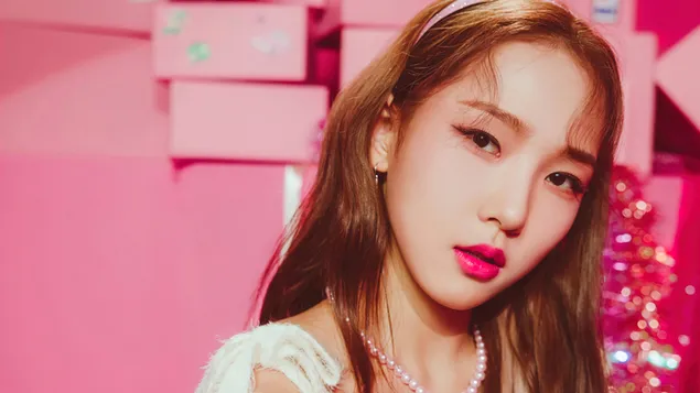 Tapeta Huiyeon z Lightsumu ve filmu „Vanilla“ MV Shoot [2021] 4K