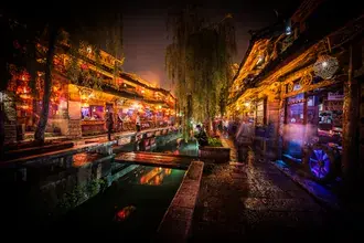 Tapeta Noční život starého města Lijiang, Čína 4K