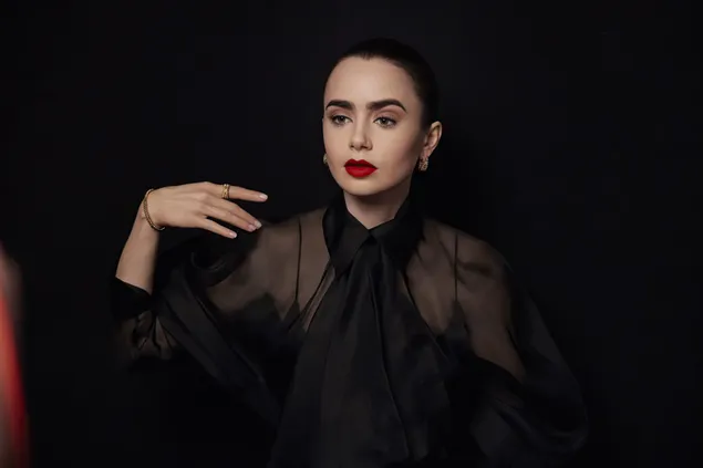 ليلي كولينز - إطلاق النار على حملة Clash de Cartier 4K خلفية