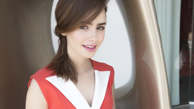 "Lily Collins" söta leende 4K bakgrund
