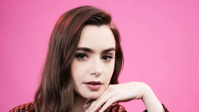 'Lily Collins' dalam Penggambaran Acara Emmy Pesaing Tarikh Akhir 4K kertas dinding