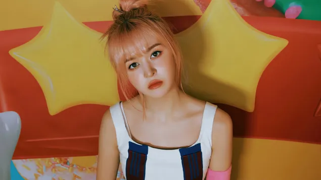 lily van nmixx (kpop band) in young, dumb, stupid mv shoot aflaai