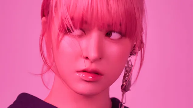 lily van nmixx (kpop band) - love me like this mv shoot (expergo album) aflaai