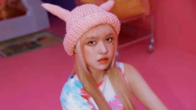 lily van nmixx (kpop band) | jong, dom, dom mv-skiet aflaai