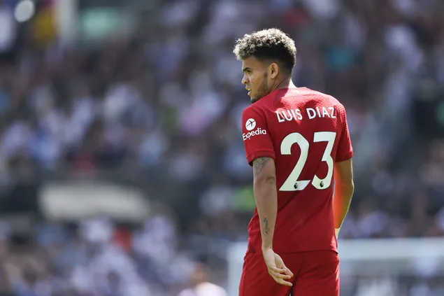 El jugador de futbol del Liverpool FC Luis Díaz posa 2K fons de pantalla