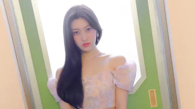 loona's tskhoerri | 'flip tkhat' mv pkhotoskhoot preuzmi