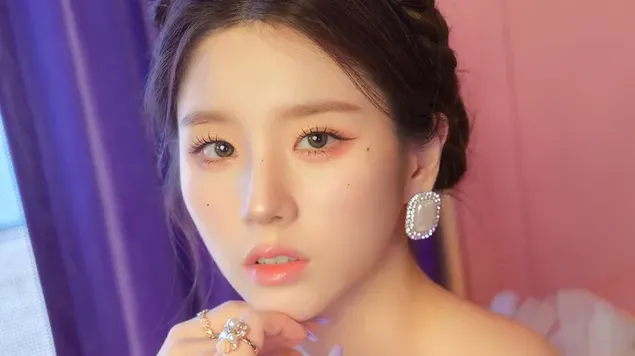 loona's kheejin | 'flip tkhat' mv pkhotoskhoot preuzmi