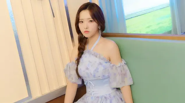 loona's olivia khie | 'flip tkhat' mv pkhotoskhoot preuzmi