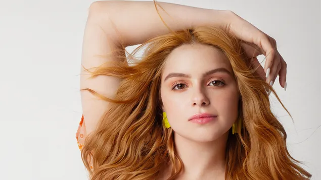 アメリカのティーンヴォーグ写真撮影で素敵な女優「アリエルウィンター」 4K 壁紙