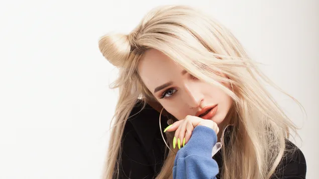 Páipéar balla Celeb álainn 'Kim Petras' | Amhránaí Gearmánach4K