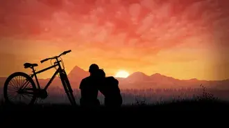 descarcare cupluri iubitoare care urmaresc apusul in desert dupa ce merg cu bicicleta