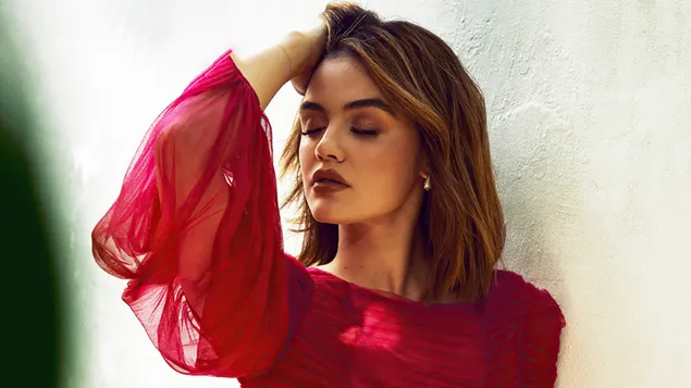 Луси Хејл | Фотосесија на Харперс Базар Виетнам 4K тапет