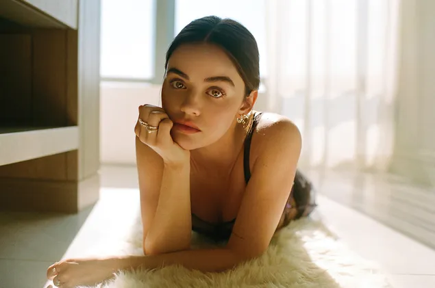 Lucy Hale X Flaunt Magazine Shoot 4K sfond