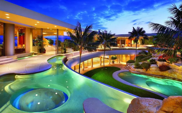 hotel de lujo con piscina
