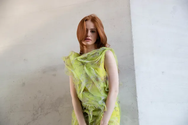 Madelaine Petsch | ถ่ายนิตยสาร Elle 4K วอลเปเปอร์