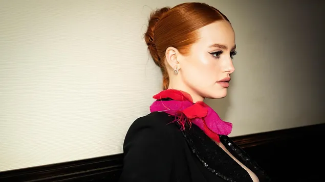 Madelaine Petsch | ถ่ายนิวยอร์กแฟชั่นวีค 4K วอลเปเปอร์