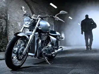 Tapeta Muž s Harley Davidson 4K