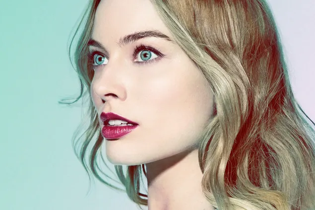 margot robbie mat xanh moi do tai xuong