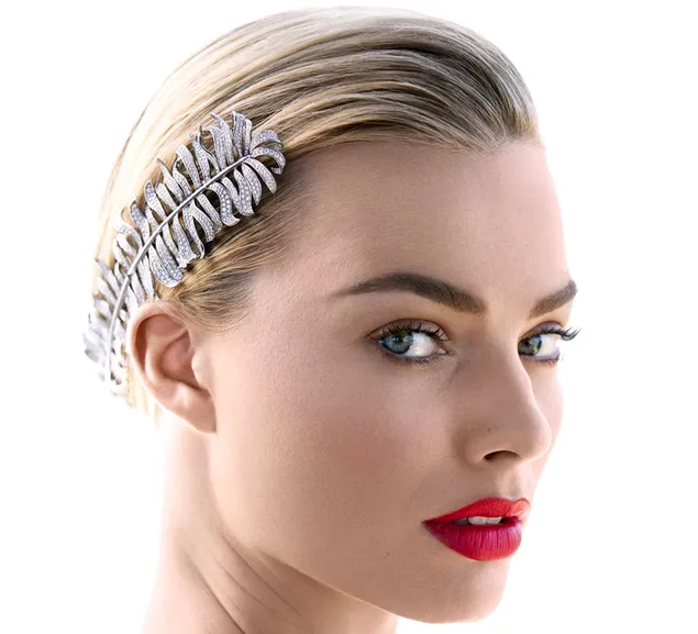 descarcare margot robbie, actrita celebra in toata frumusetea ei, in prim-plan, pe fundal alb