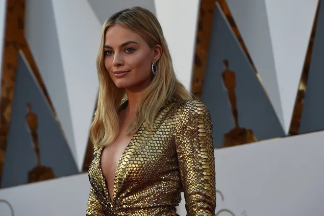 금색 옷을 입은 마고 로비 2K 배경화면