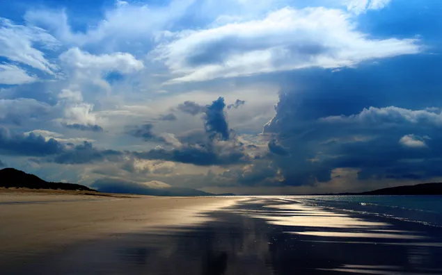 Ontmoeting van de kust en de zee