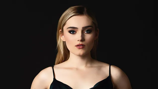 'Meg Donnelly' im 360-Magazin-Fotoshooting 4K Hintergrundbild