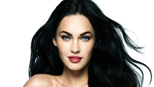 Megan Fox hipnotizando ojos azules descargar