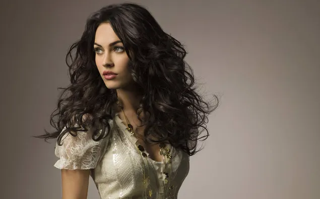 Megan Fox lovely with curls