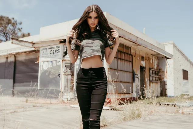 Mei Qia Wu La De  | Ao Da Li Ya Mo Te He Nu Yan Yuan Xia Zai