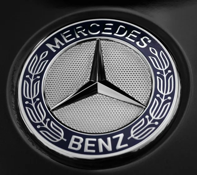 Logo logam mengkilap Mercedes Benz unduhan
