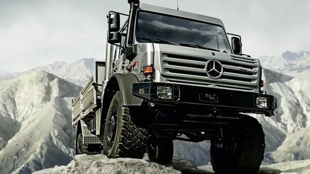 Mercedes Benz Unimog 2K тапет