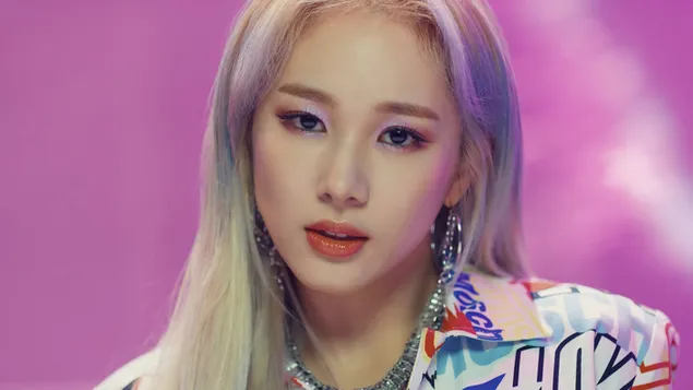 Mia filmā “Dun Dun” MV Shoot (2020) no Everglow [K-Pop Band] 4K fona tapete