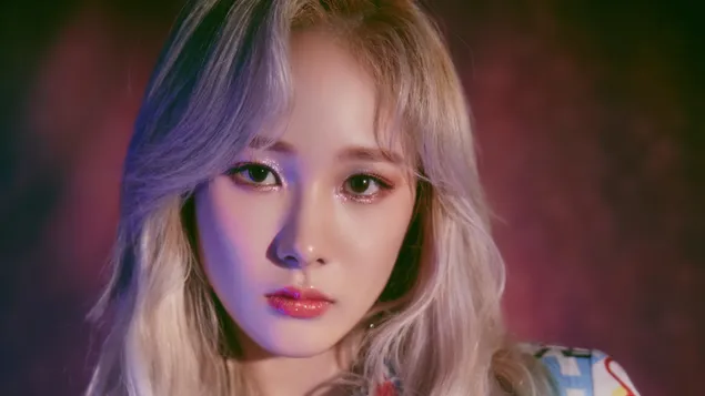 Mia filmā “Reminiscence” MV Shoot (2020) no Everglow (K-Pop Band) 4K fona tapete