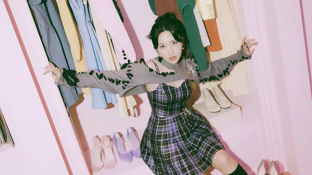 來自 TWICE 的 Mina 在 'The Feels' MV 拍攝 4K 壁紙