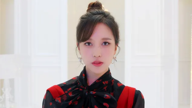 트와이스 'Fake & True' 뮤직비디오 속 미나 [K팝 밴드] 4K 배경화면