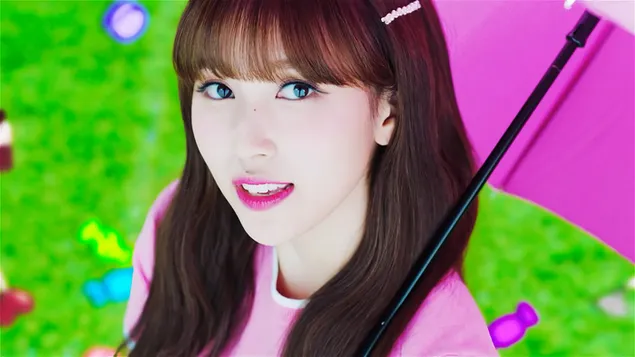 مينا في تصوير الفيديو الموسيقي "Happy Happy" من Twice [فرقة K-Pop] 4K خلفية