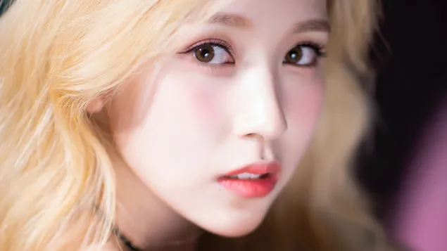 مینا در «More & More» MV (2020) فیلمبرداری از Twice [گروه K-Pop] کاغذدیواری  4K