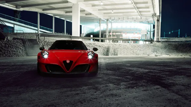 Mirada delantera del coche deportivo rojo Alfa Romeo 4C