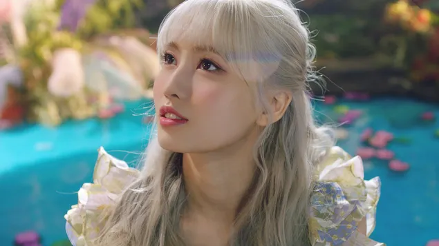 Páipéar balla Momo san MV ‘More & More’ (2020) ó Dhá uair (K-Pop Band)4K