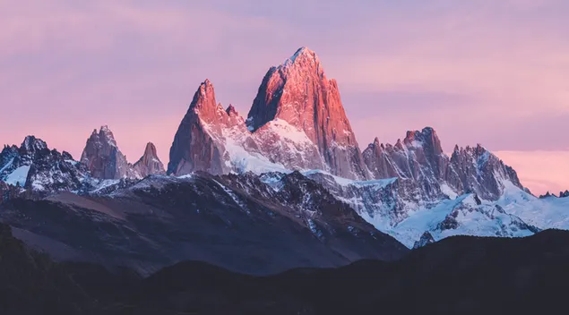 Преземете Планината Фиц Рој, планина во Јужна Америка