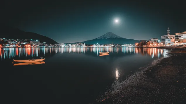 planina fuji se ogleda u jezeru sa svjetlima grada nocu preuzmi