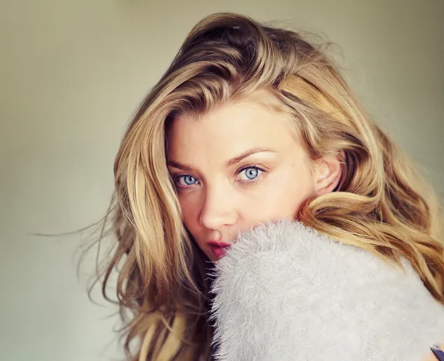 Hình nền Đôi mắt xanh đầy mê hoặc của Natalie Dormer 2K