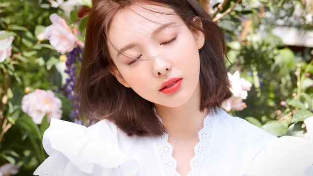 Nayeon tuyệt đẹp trong MV 'More & More' [2020] Cảnh quay của Twice [K-Pop Band] tải xuống
