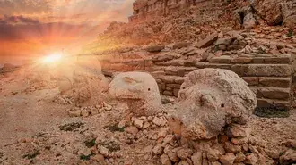 mont nemrut. statue telechargement