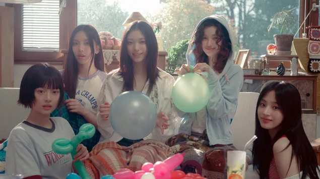 Все участники NewJeans - Съемки клипа «Bubble Gum» 4K обои