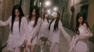 뉴진즈의 겟업 앨범 촬영 전 멤버들 4K 배경화면