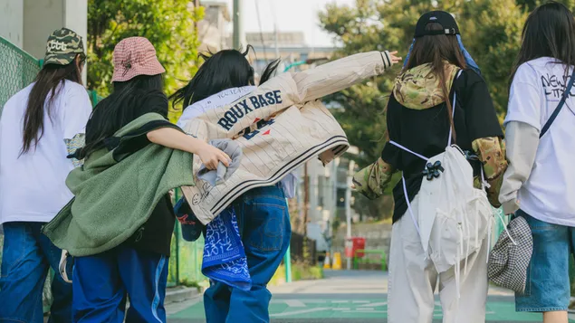 NewJeans alle Mitglieder | Shooting für das Album „Supernatural“ und die Zusammenarbeit mit Hiroshi Fujiwara 4K Hintergrundbild