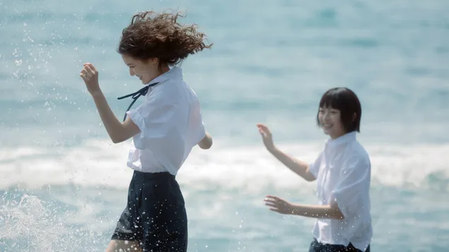 NewJeans의 Danielle과 Hanni - 'Bubble Gum' MV 촬영 4K 배경화면